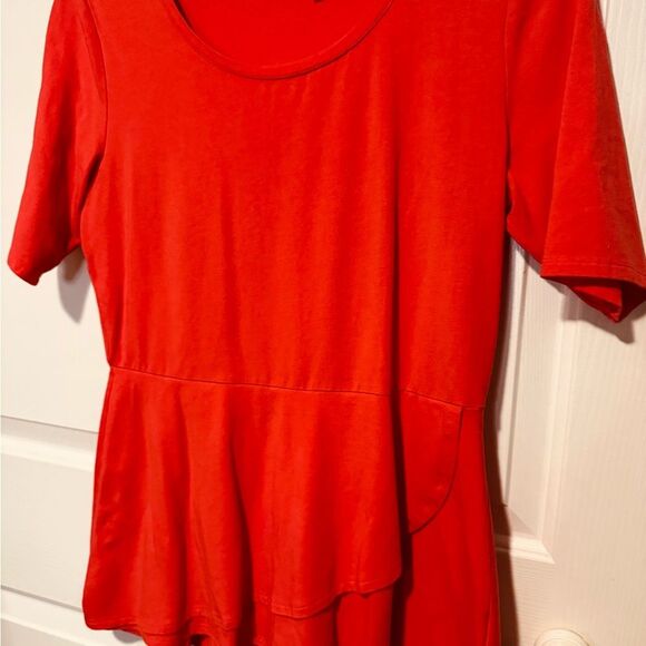 Isaac Mizrahi Red Peplum Short Sleeve Top - Picture 2 of 9